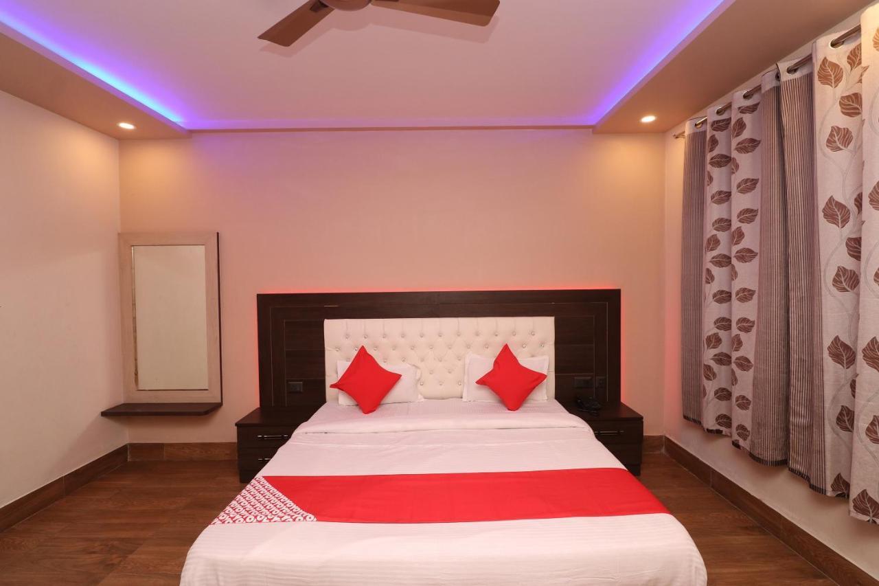 Oyo 33387 Laxmi Lawn And Resort Suite Lucknow Bagian luar foto